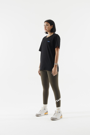 كابسول ٢٢ - تيشيرت طباعة نسائي