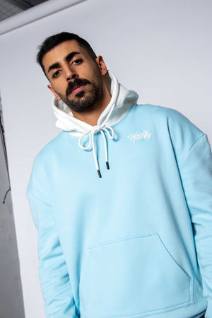 هودي أزرق فاتح